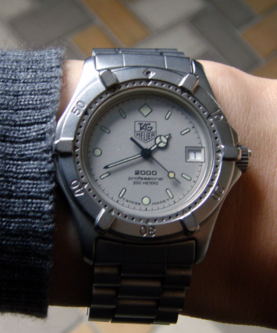 腕時計好きの趣味ブログ 今日はタグホイヤー2000プロフェッショナル 200M防水