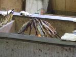 蓬山フィッシングセンターで、釣ったマスとイワナを焼いてもらってます。