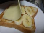 バナナトースト（ピーナッツバター＋バナナ＋とろけるチーズ）