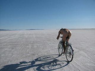 15 自転車裸世界最高速記録