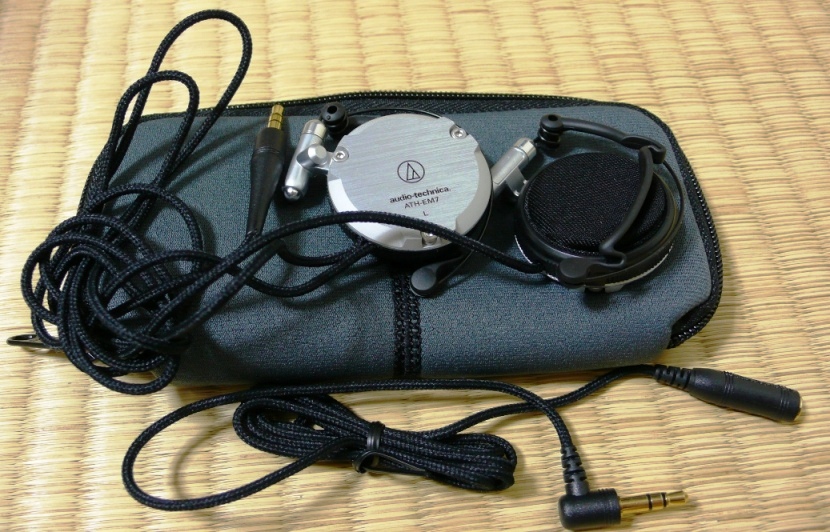 iPodで使うイヤホンとかヘッドホンのblog： audio-technica ATH-EM7の