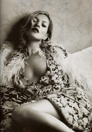 ケイト・モス、雑誌 「Vogue」 のグラビアを飾る