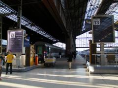 ヨーロッパらしい立派なターミナル駅ですが、パリのターミナル駅としては、小さめの部類に入ると思います